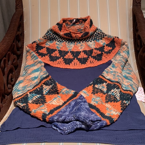 FREE PEOPLE CROCHET TURTLENECK SWEATER IN NAVY COMBO LONG PUFF SLEEVES - Picture 9 of 16